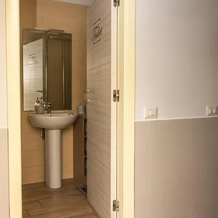 Residenza Alba 3* נאפולי